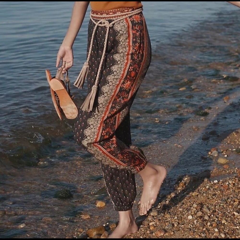 Anthropologie FARM Rio Teresita Joggers